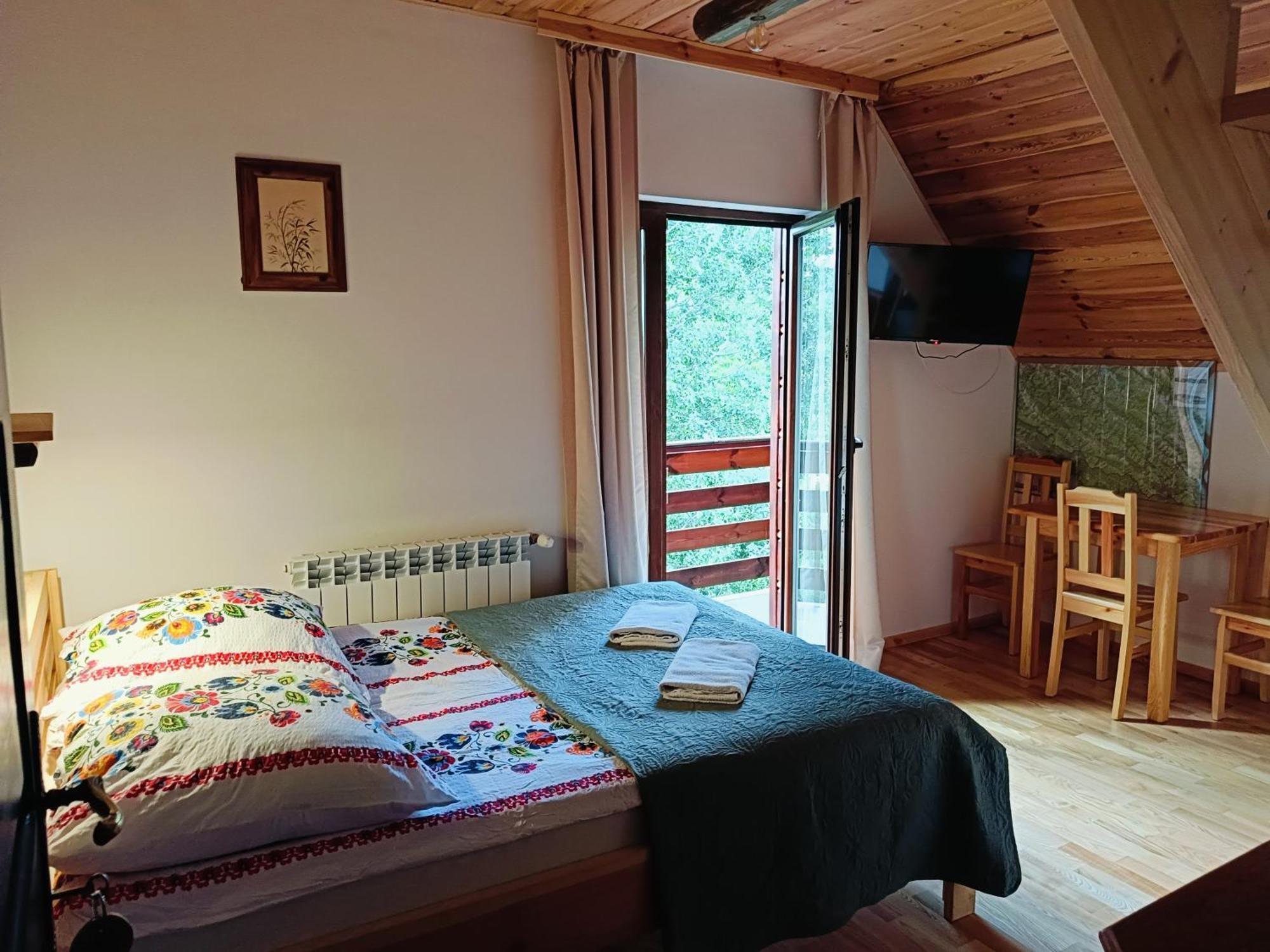 Kyczyrka Appartement Liszna Buitenkant foto