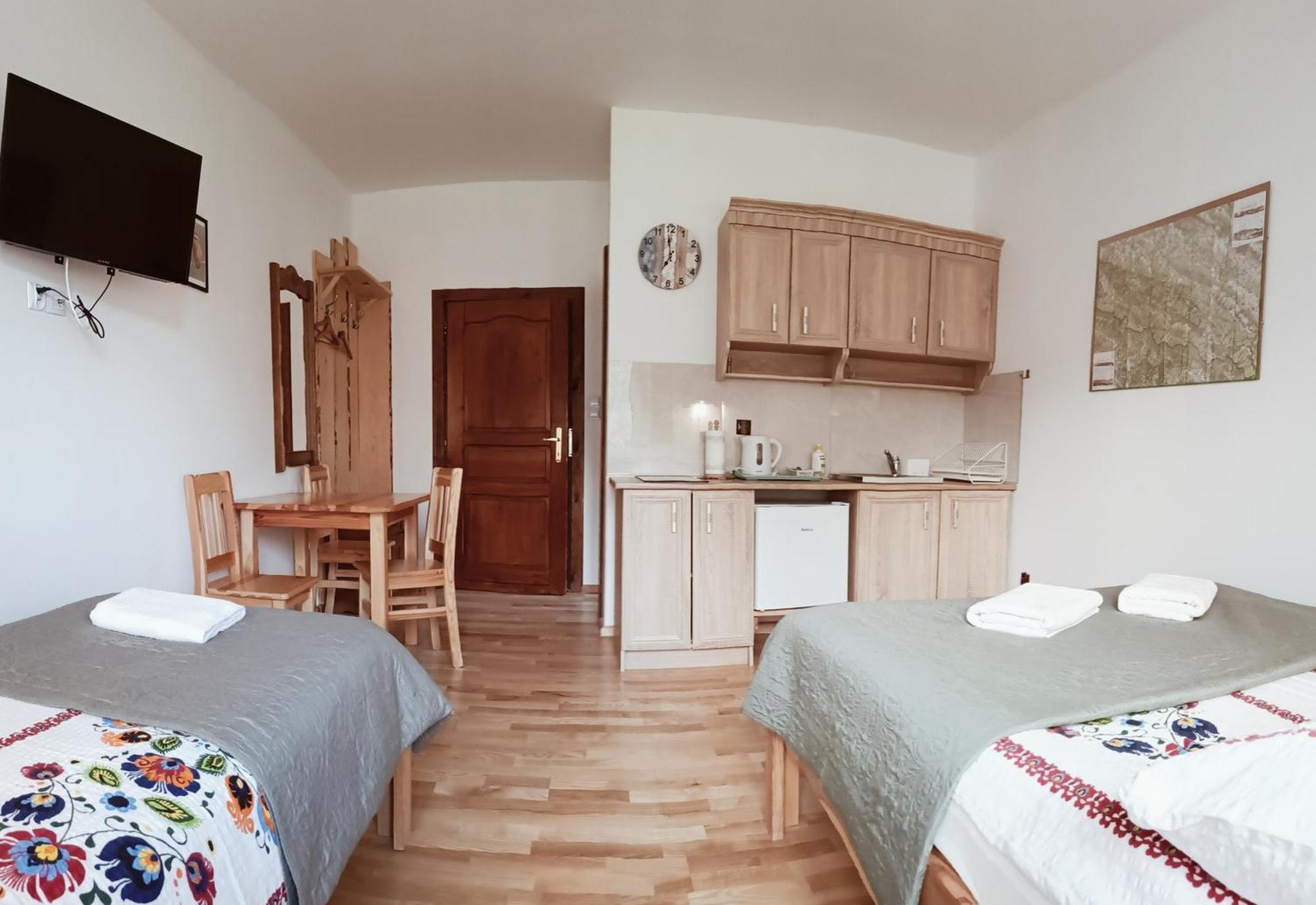 Kyczyrka Appartement Liszna Buitenkant foto
